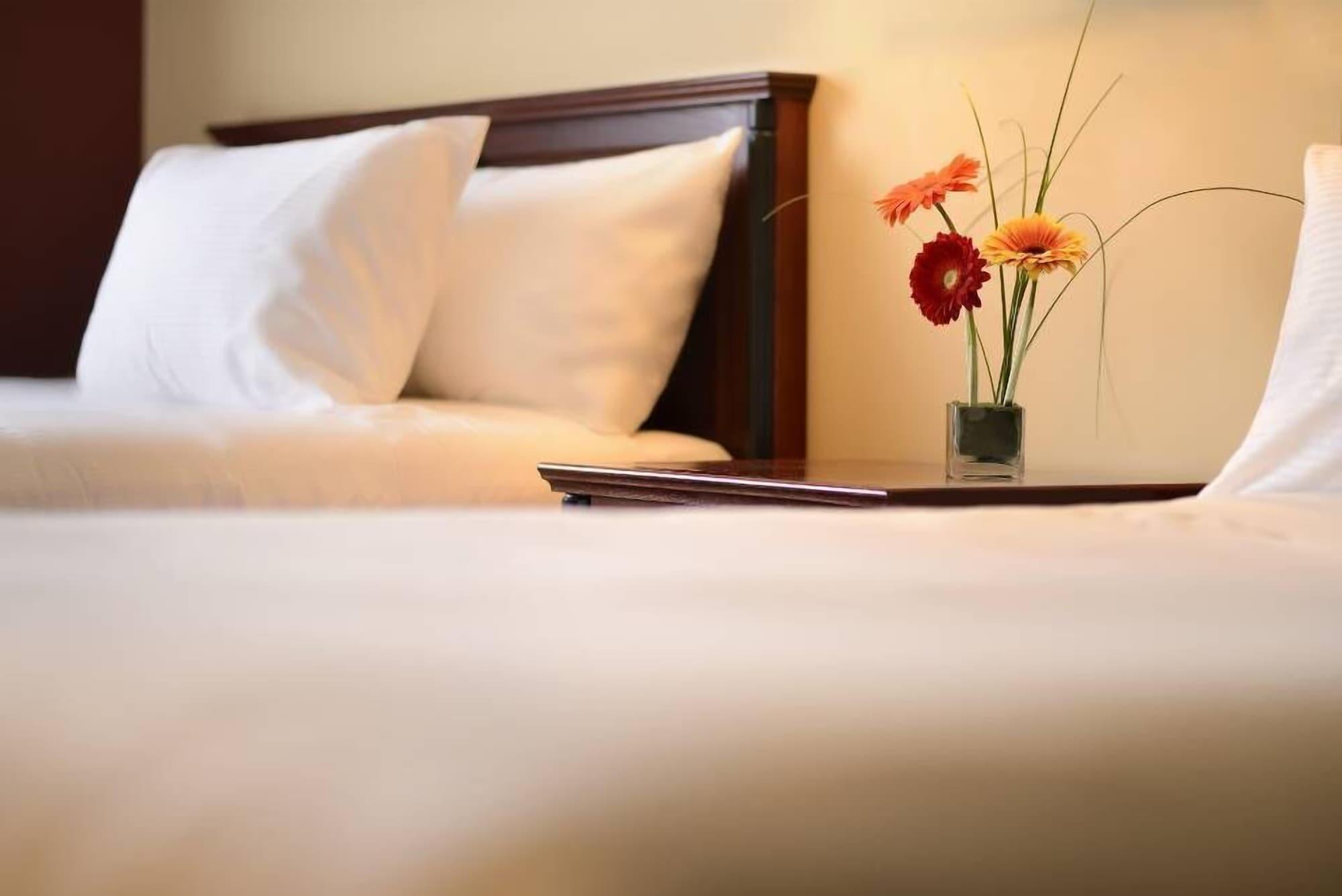 Travelodge By Wyndham Alma Esterno foto