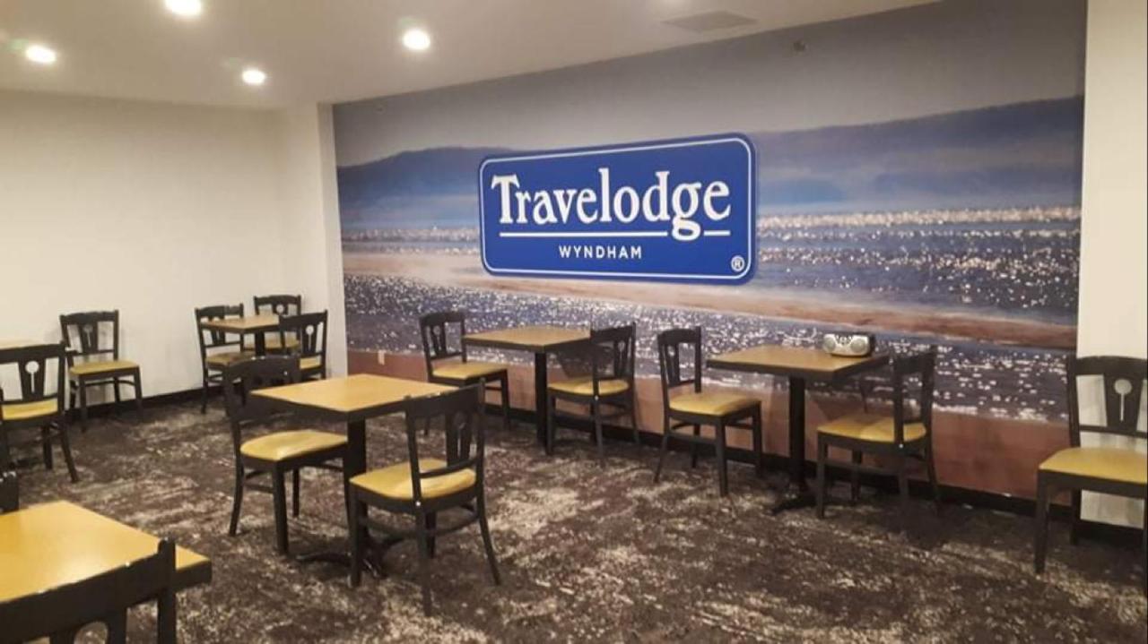Travelodge By Wyndham Alma Esterno foto