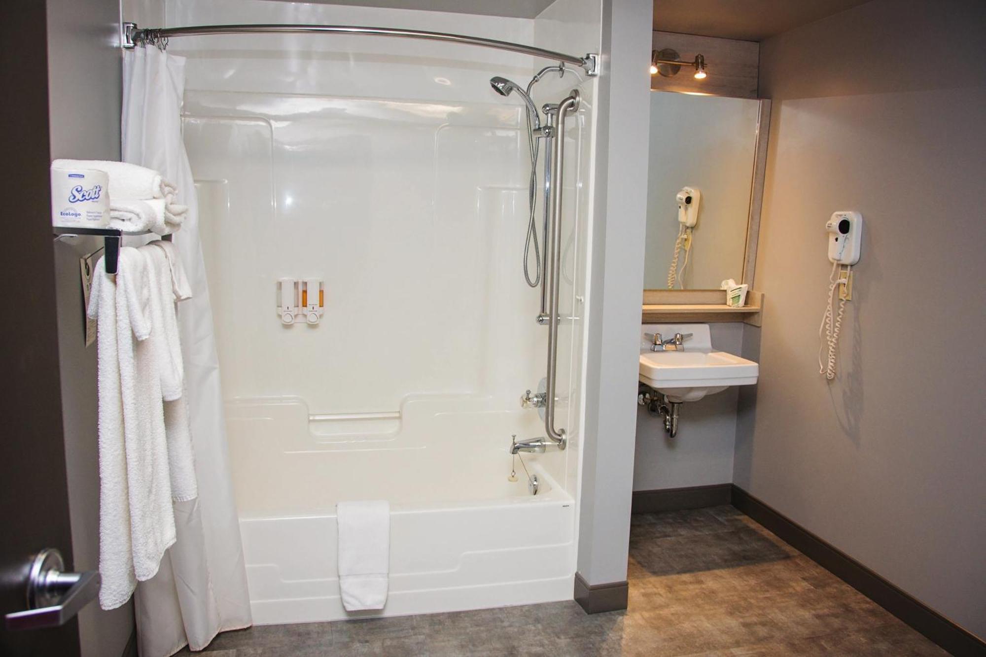 Travelodge By Wyndham Alma Esterno foto